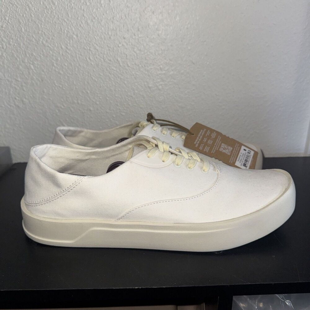 Size 10.5 Olukai Tradewind Men's Off White Casual Shoes Lightweight Canvas Shoes
